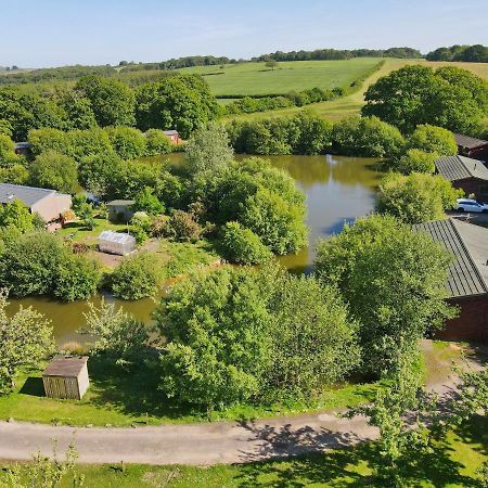 Braeburn Lodge Winkleigh Экстерьер фото