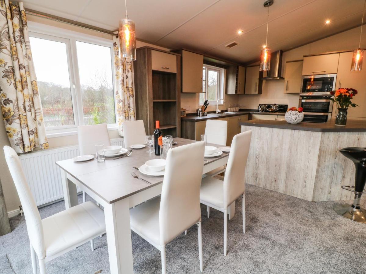 Braeburn Lodge Winkleigh Экстерьер фото