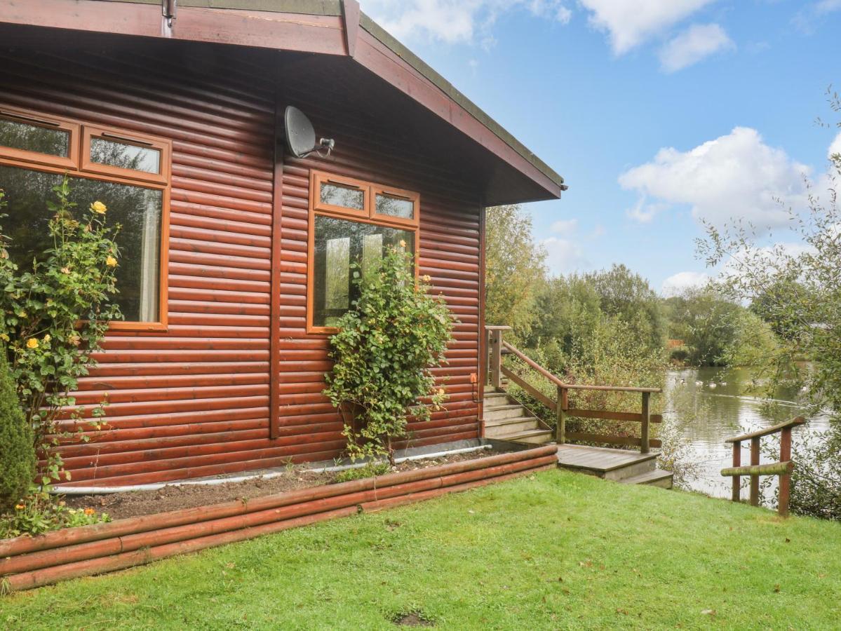Braeburn Lodge Winkleigh Экстерьер фото