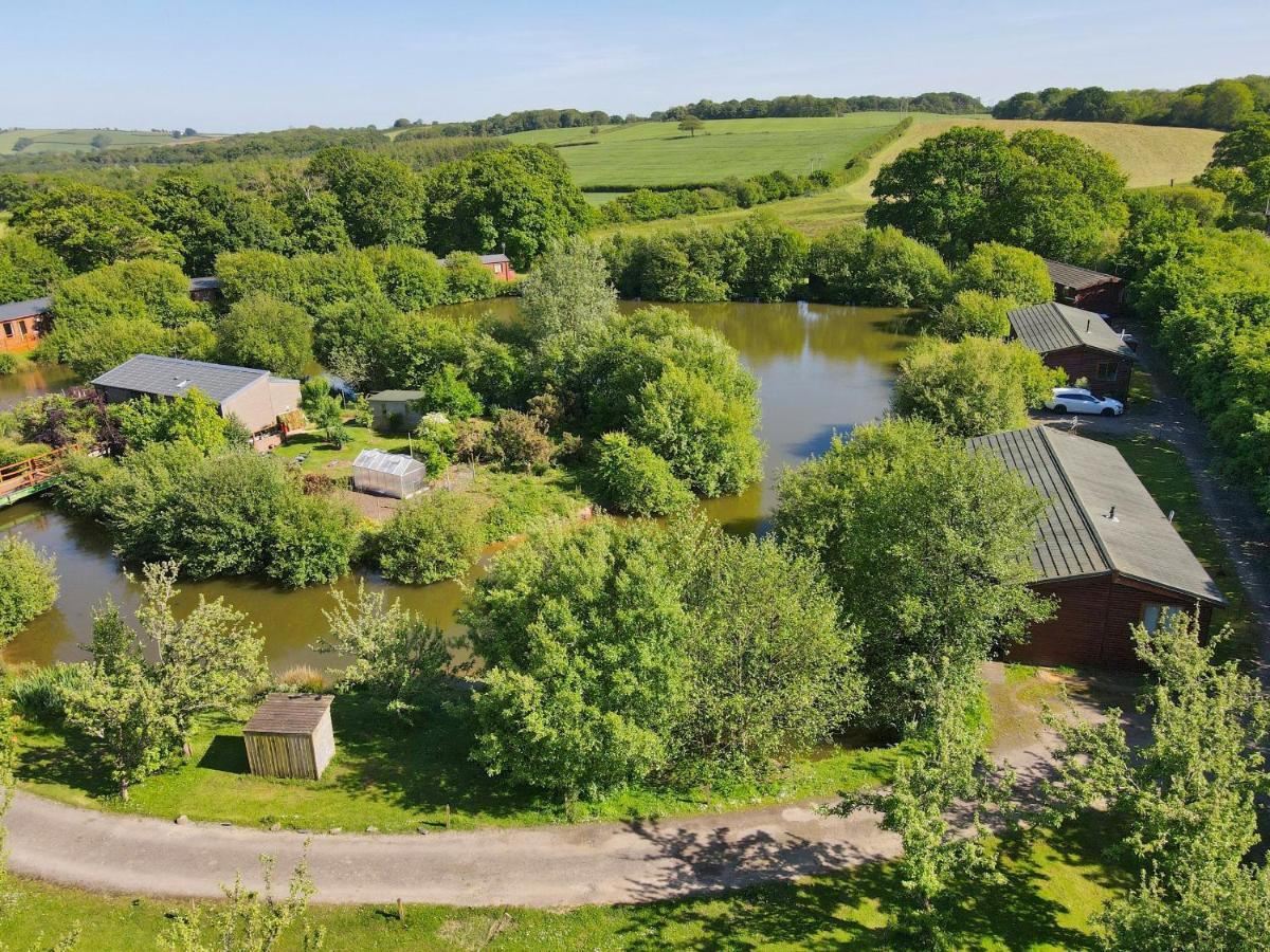 Braeburn Lodge Winkleigh Экстерьер фото