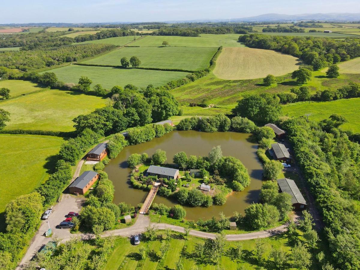 Braeburn Lodge Winkleigh Экстерьер фото